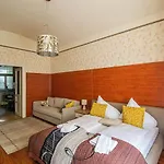 Central 2Bdr Flat Behind Museum