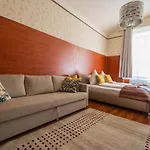 Central 2Bdr Flat Behind Museum