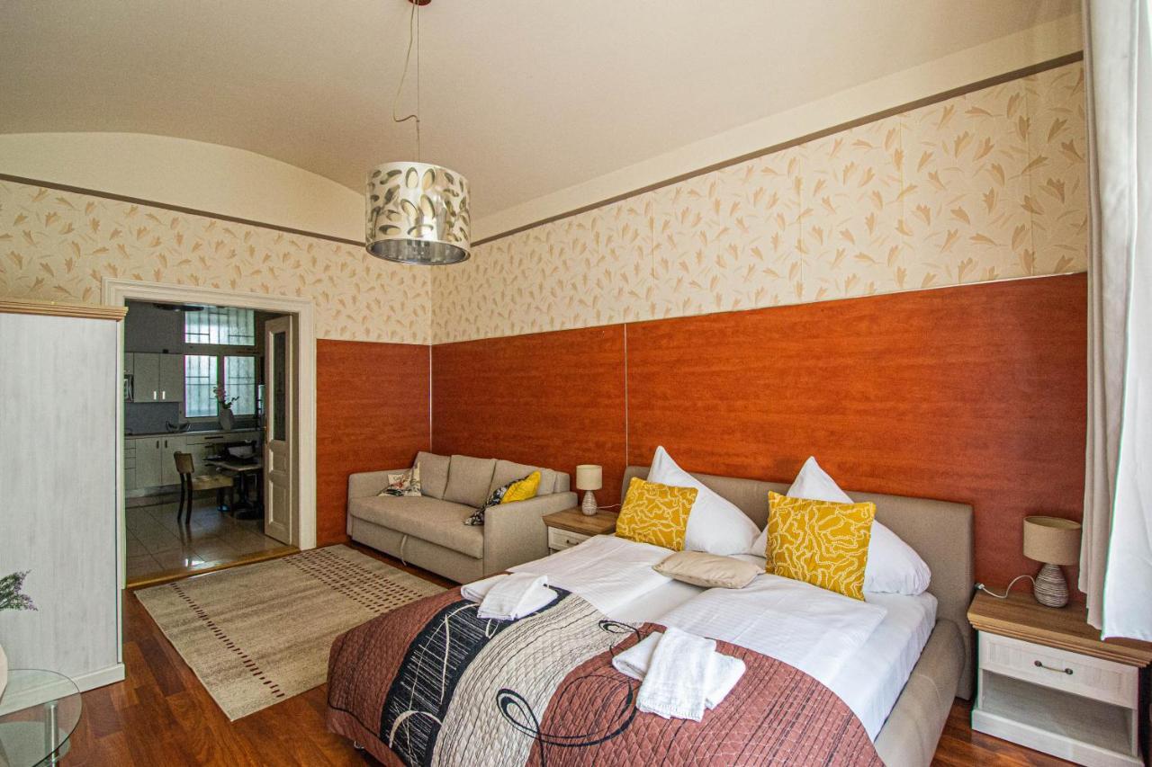 2bdr Flat Behind Museum