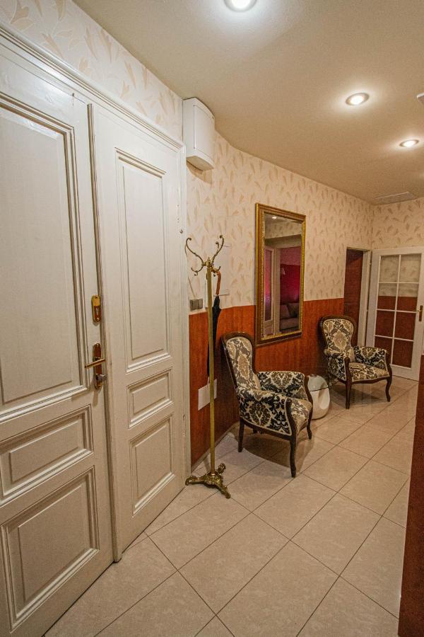 2bdr Flat Behind Museum *