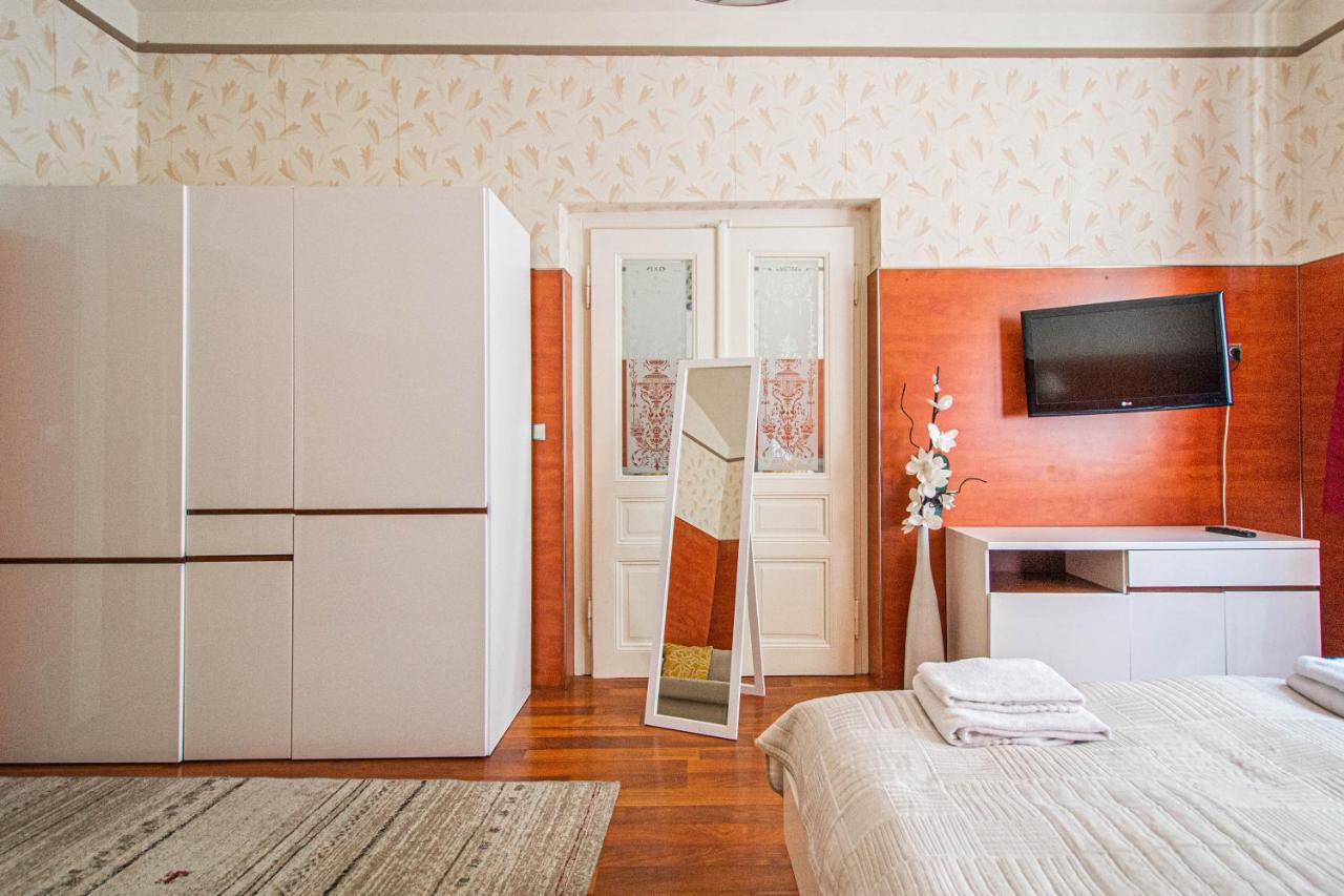 2bdr Flat Behind Museum