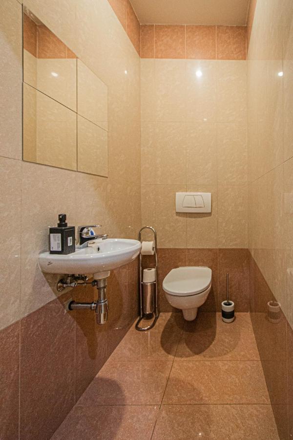 2bdr Flat Behind Museum * Prague